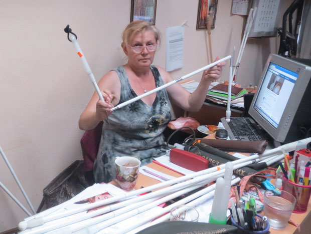 Једини на Балкану праве беле штапове за слепе, извозили су их и за Катар: Награда Филип Вишњић удружењу из Параћина 